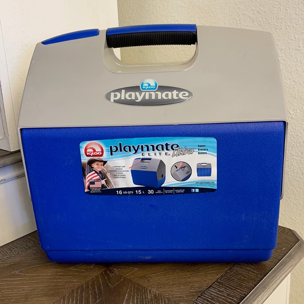 Igloo Playmate Elie Ultra 16 quart  30 can cooler